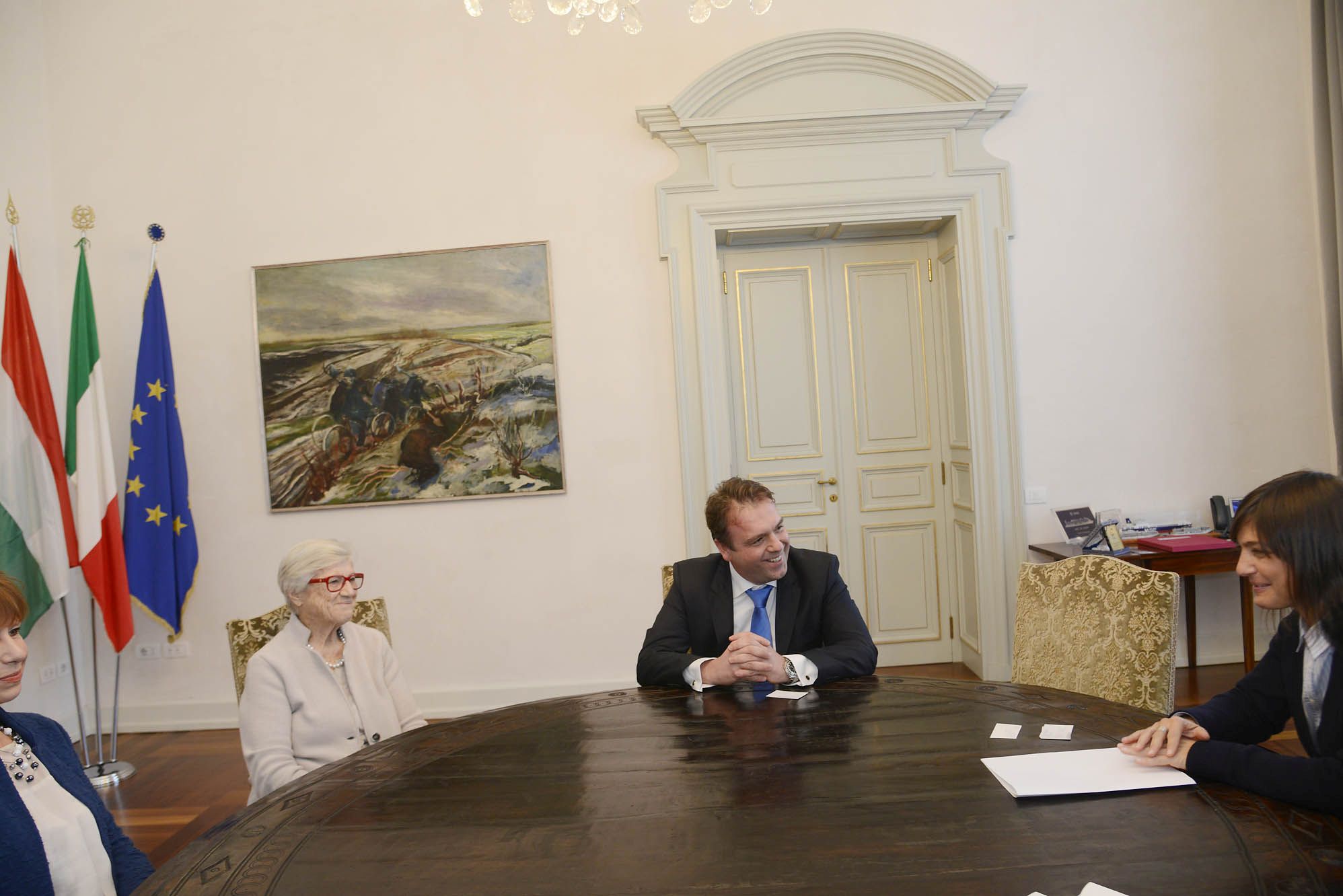 Debora Serracchiani tartományi elnöknél